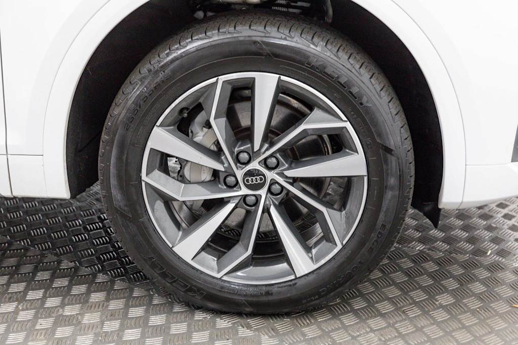 Thumbnail: 2024 Audi Q5 - 47