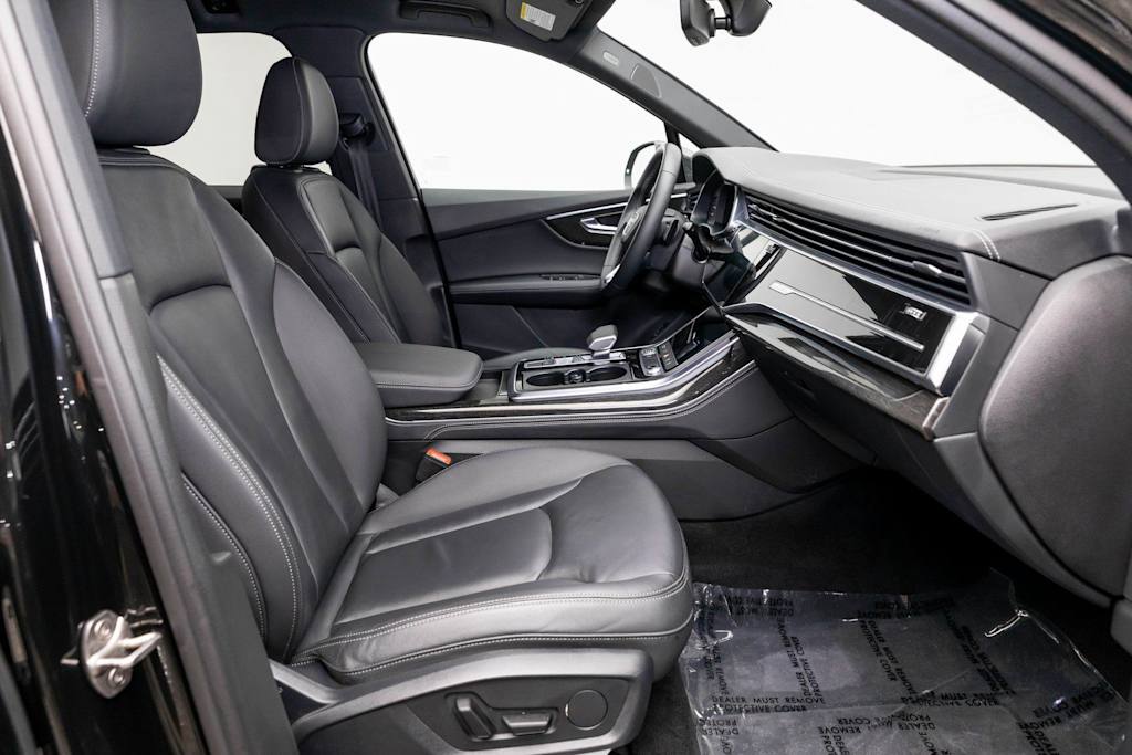 Thumbnail: 2025 Audi Q7 - 11