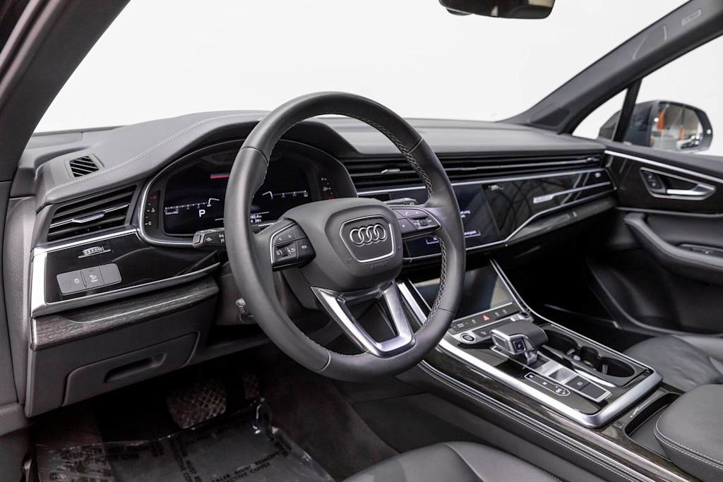 Thumbnail: 2025 Audi Q7 - 2