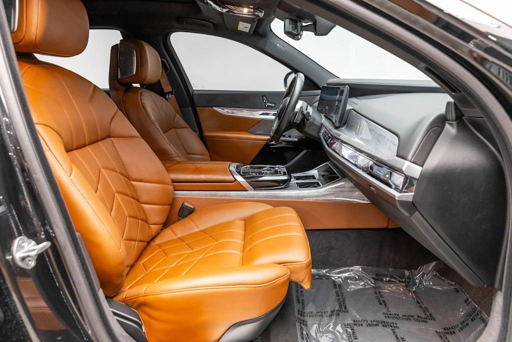 Thumbnail: 2024 BMW 7 Series - 11
