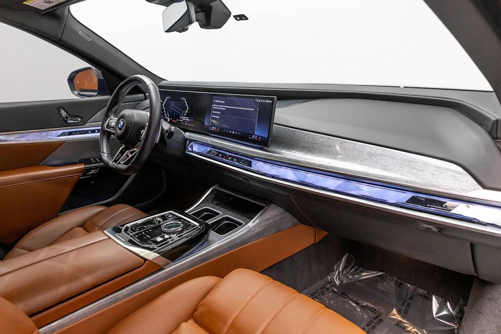 Thumbnail: 2024 BMW 7 Series - 13
