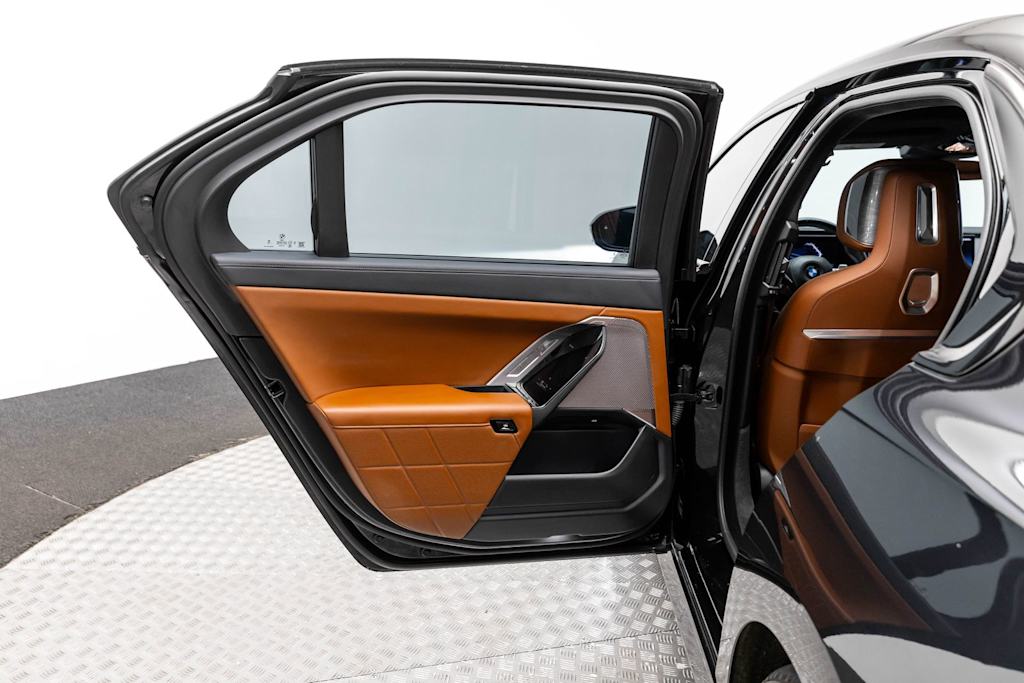 Thumbnail: 2024 BMW 7 Series - 35