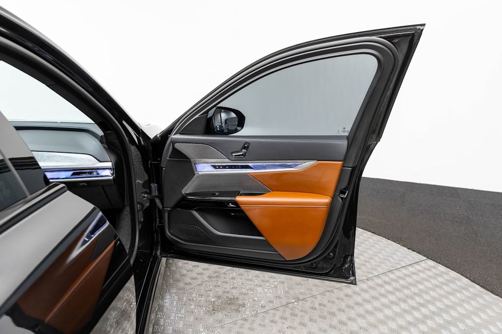 Thumbnail: 2024 BMW 7 Series - 42