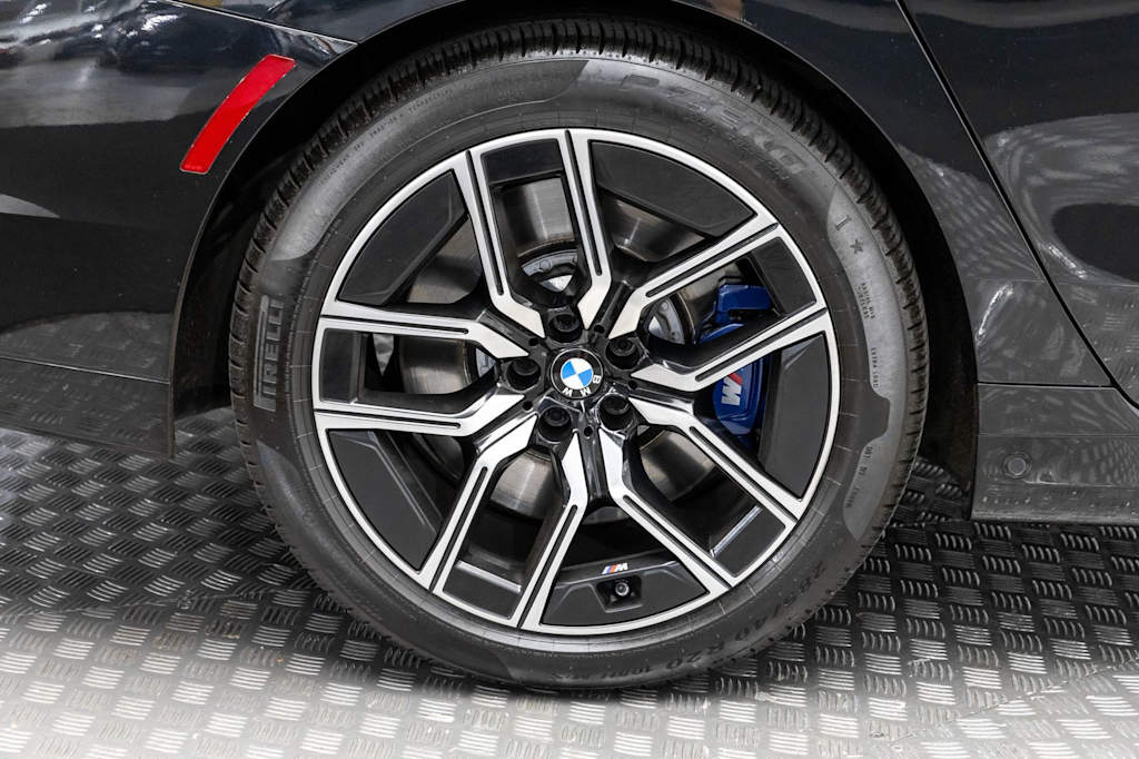 Thumbnail: 2024 BMW 7 Series - 47