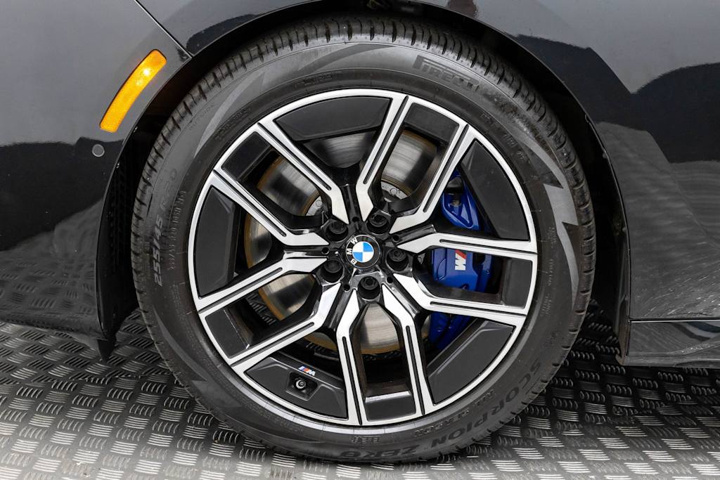 Thumbnail: 2024 BMW 7 Series - 7