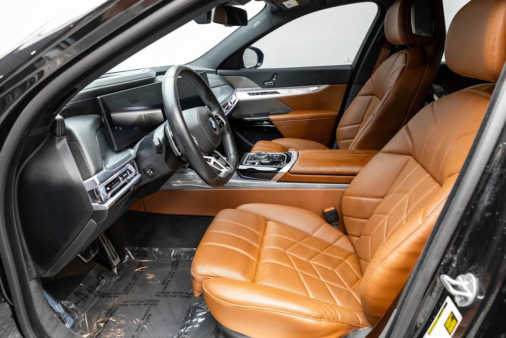 Thumbnail: 2024 BMW 7 Series - 10