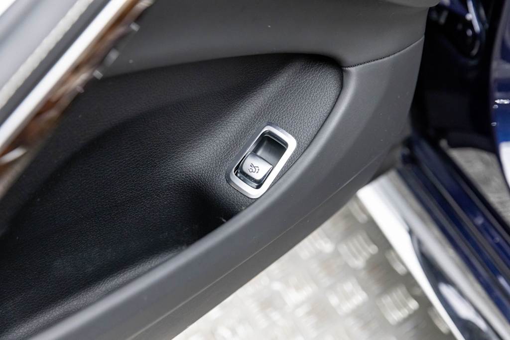 Thumbnail: 2020 Mercedes-Benz S-Class - 30