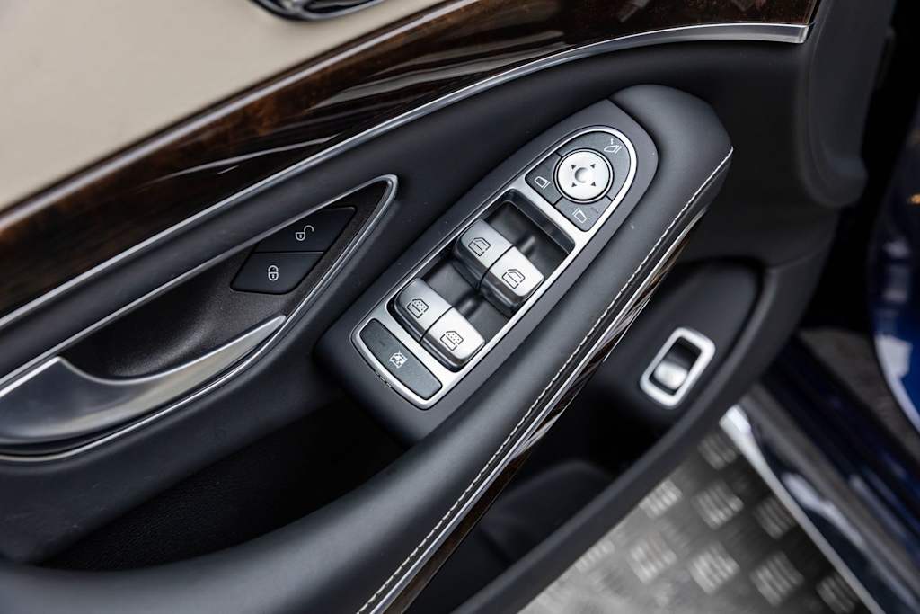 Thumbnail: 2020 Mercedes-Benz S-Class - 29