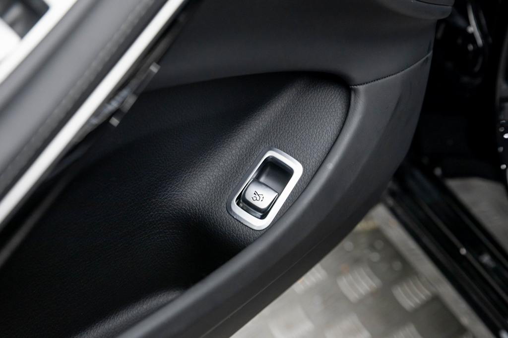 Thumbnail: 2020 Mercedes-Benz B-Class - 33