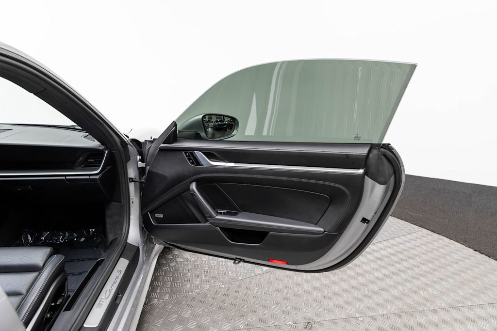 Thumbnail: 2020 Porsche 911 - 42