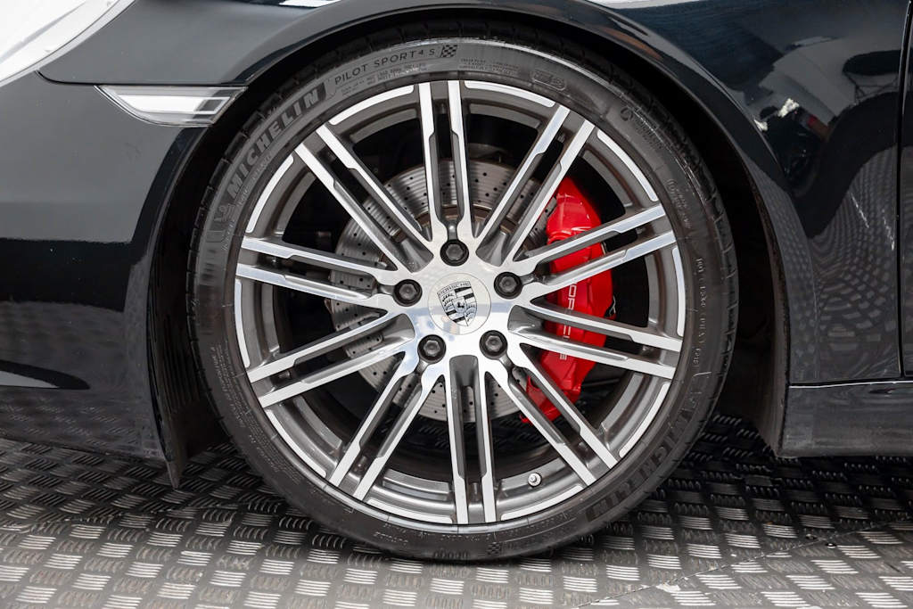 Thumbnail: 2015 Porsche 911 - 7