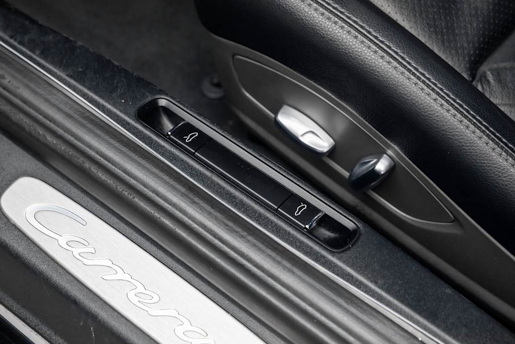 Thumbnail: 2015 Porsche 911 - 28