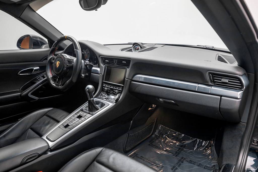Thumbnail: 2015 Porsche 911 - 14