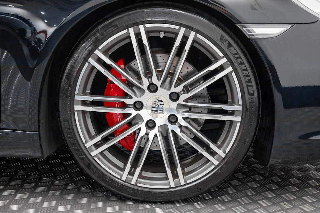 Thumbnail: 2015 Porsche 911 - 47