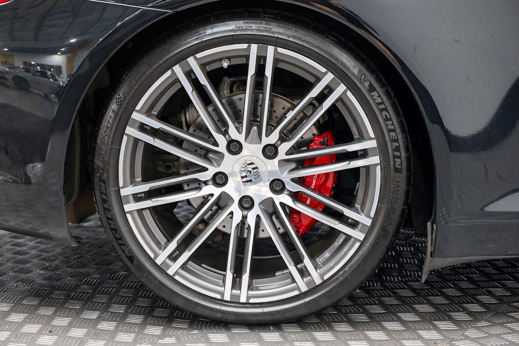 Thumbnail: 2015 Porsche 911 - 46