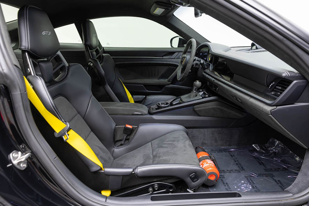 Thumbnail: 2023 Porsche 911 - 10