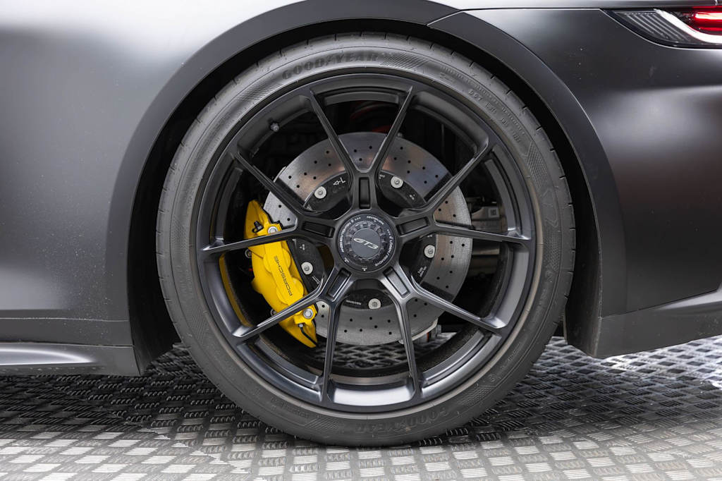 Thumbnail: 2023 Porsche 911 - 48