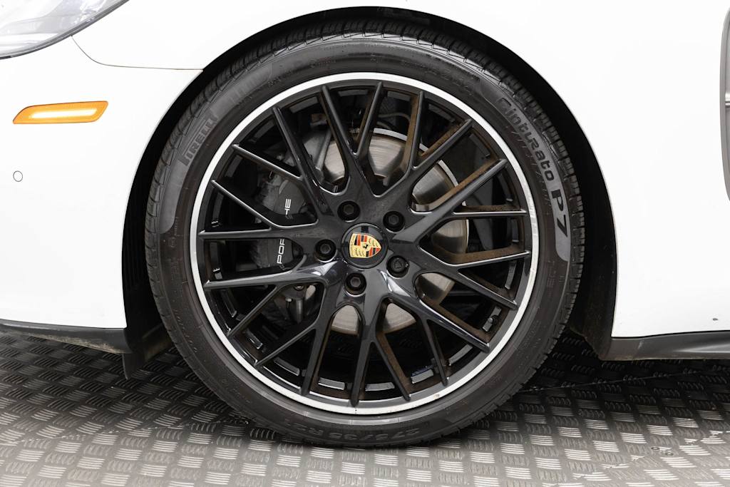 Thumbnail: 2023 Porsche Panamera - 7