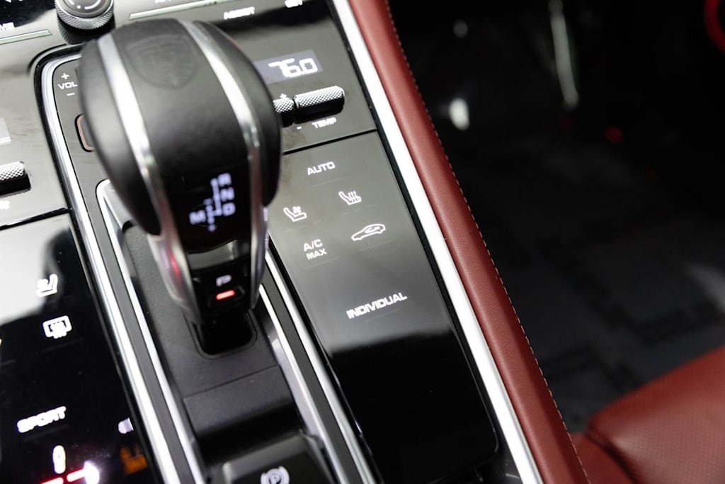 Thumbnail: 2023 Porsche Panamera - 42