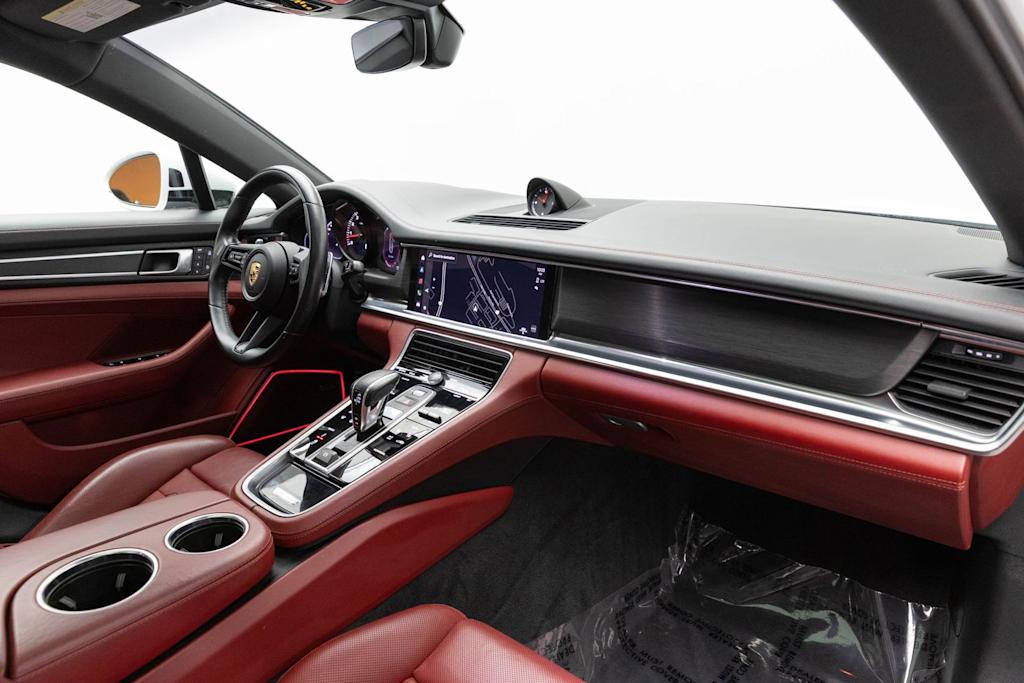 Thumbnail: 2023 Porsche Panamera - 13