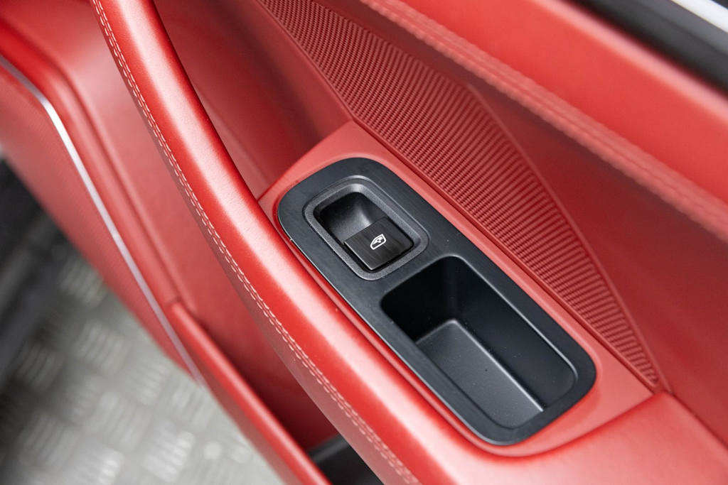 Thumbnail: 2023 Porsche Panamera - 18