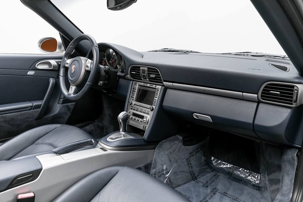 Thumbnail: 2007 Porsche 911 - 14