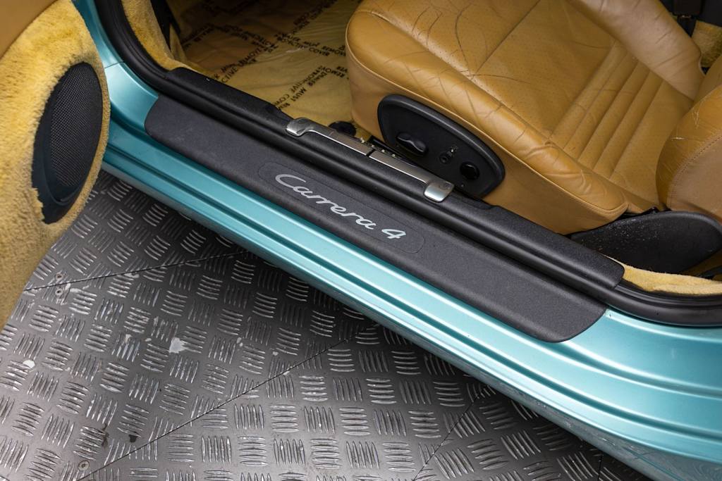 Thumbnail: 1999 Porsche 911 - 6