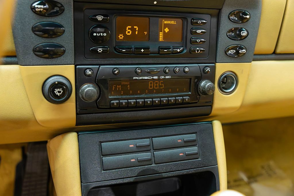 Thumbnail: 1999 Porsche 911 - 35