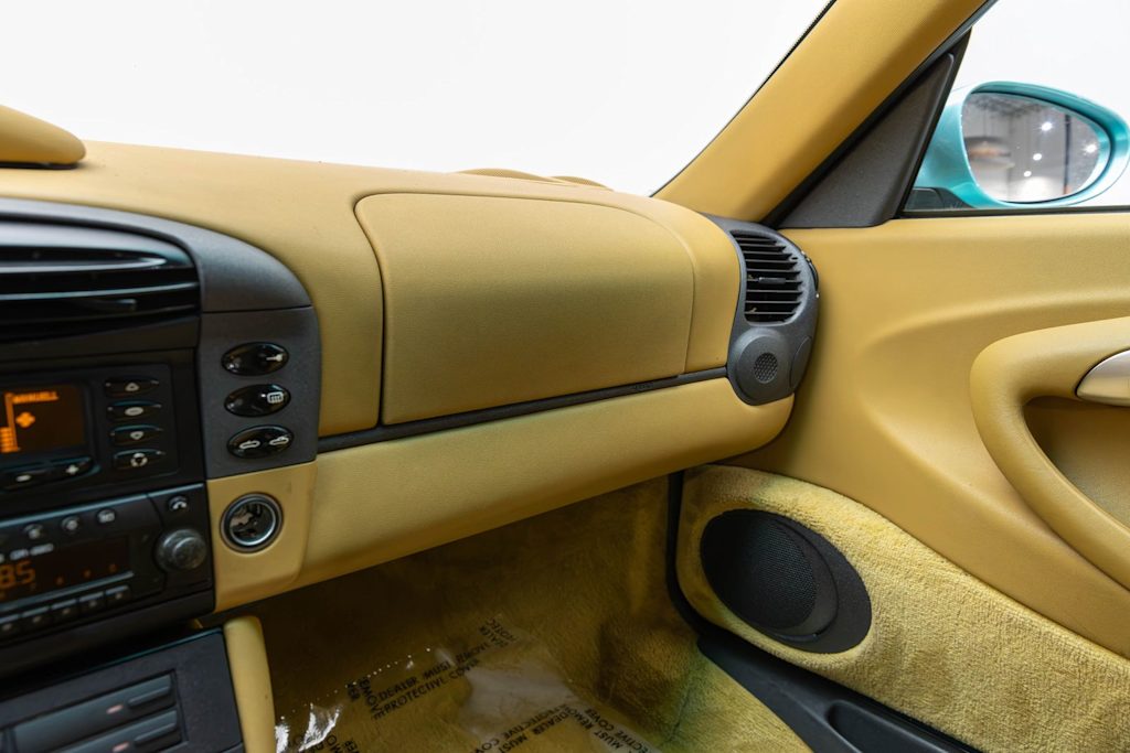 Thumbnail: 1999 Porsche 911 - 38