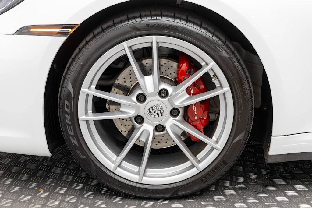Thumbnail: 2020 Porsche 911 - 6