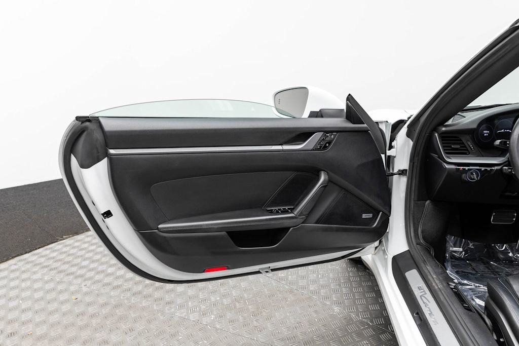 Thumbnail: 2020 Porsche 911 - 26