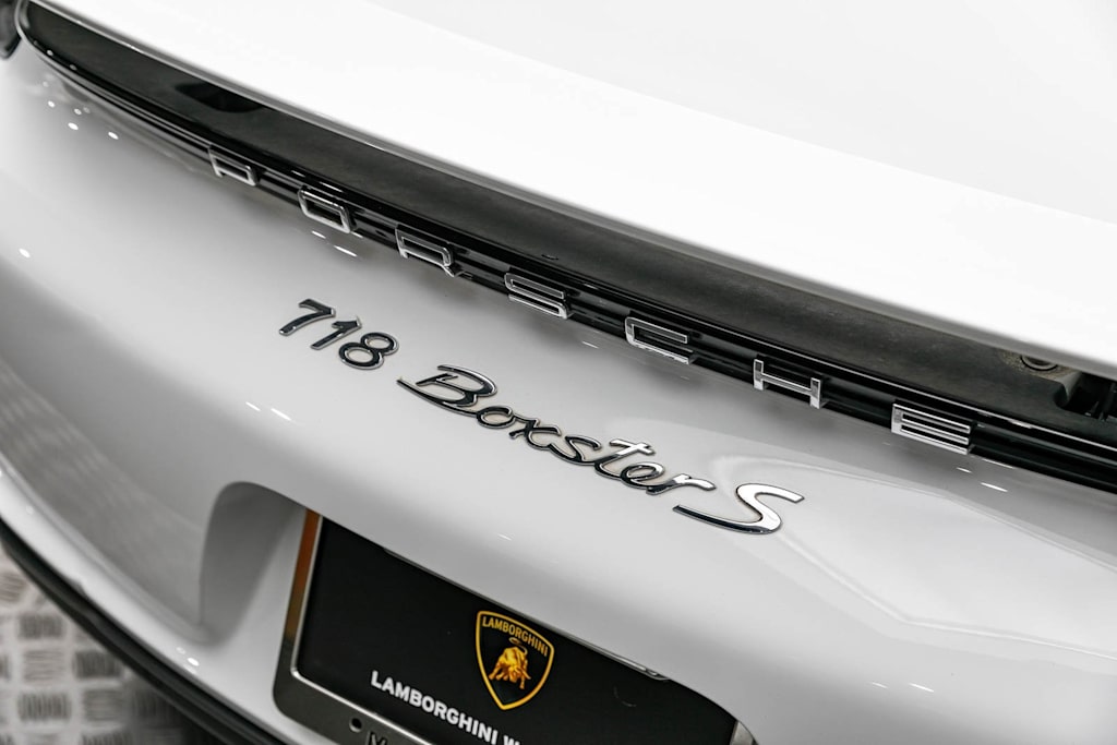 2021 Porsche 718 Boxster S 33