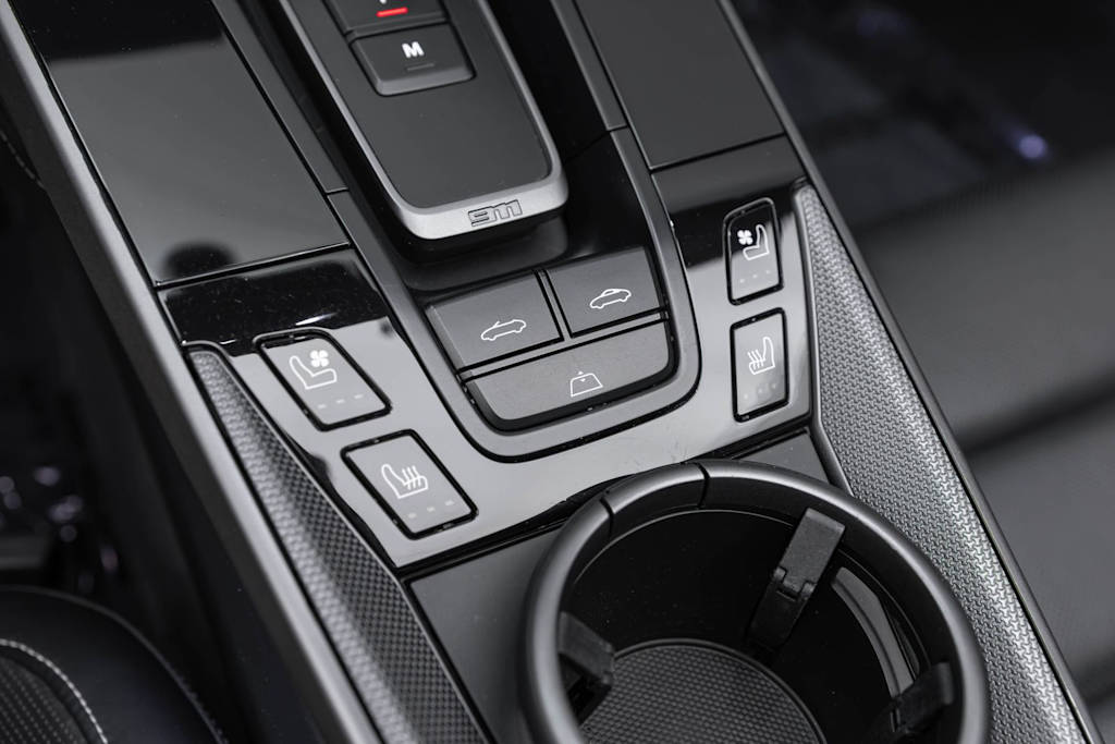 Thumbnail: 2022 Porsche 911 - 43
