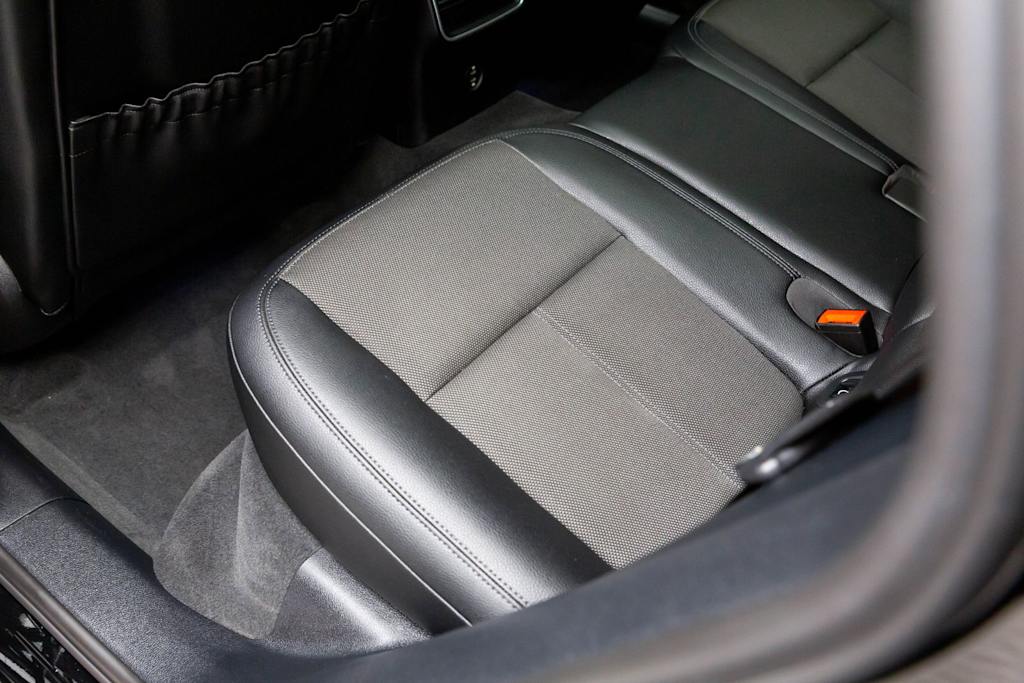 2022 Porsche Macan Base - Photo 39