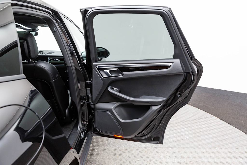 2022 Porsche Macan Base - Photo 42