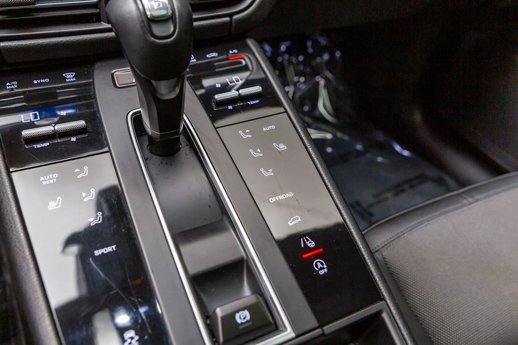 2022 Porsche Macan Base - Photo 34