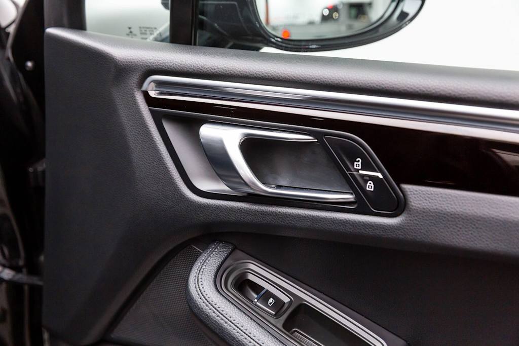 2022 Porsche Macan Base - Photo 46