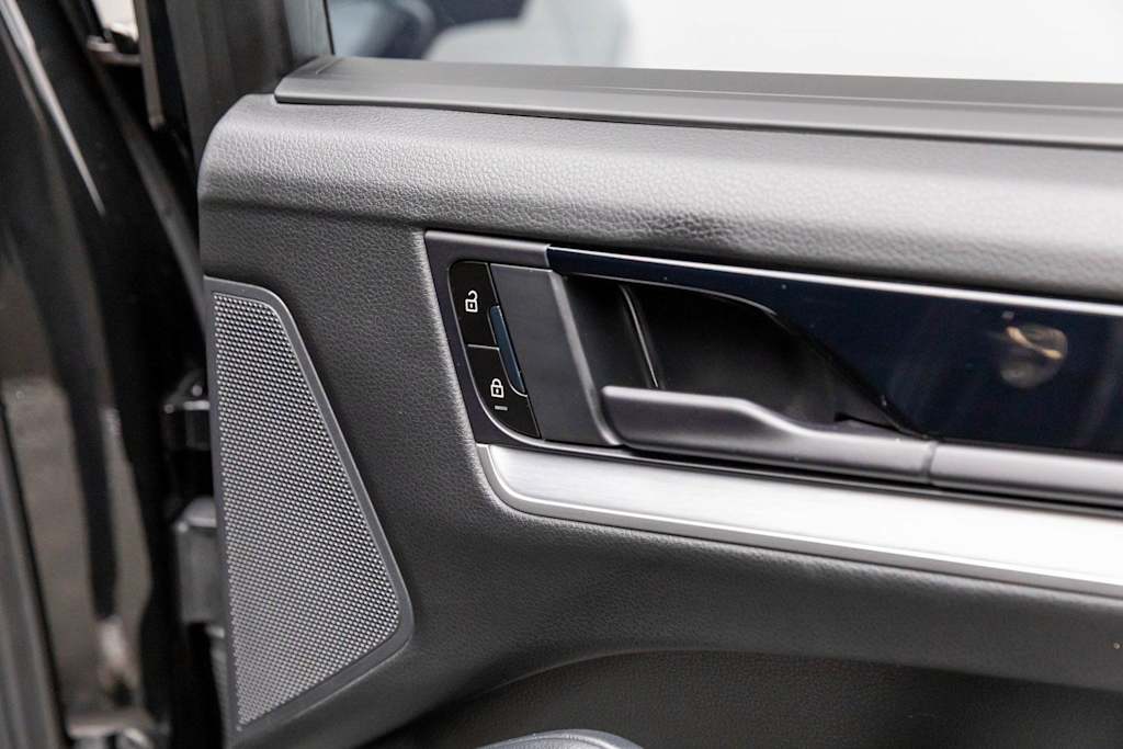 Thumbnail: 2024 Porsche Cayenne - 47