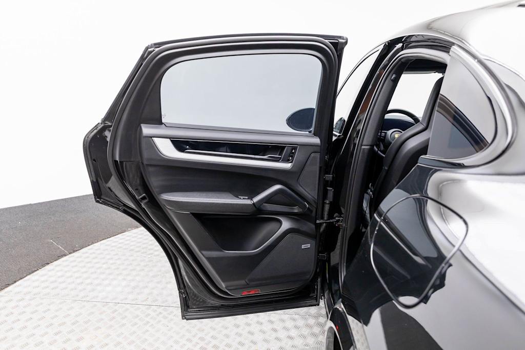 Thumbnail: 2024 Porsche Cayenne - 40