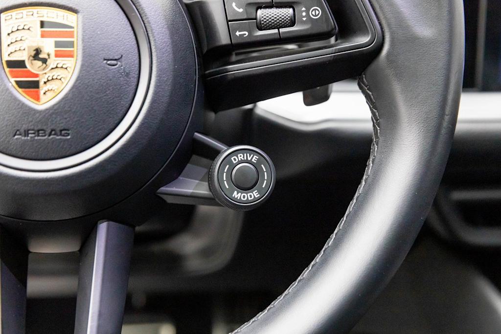 Thumbnail: 2024 Porsche Cayenne - 35