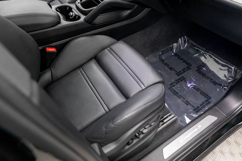 Thumbnail: 2024 Porsche Cayenne - 19