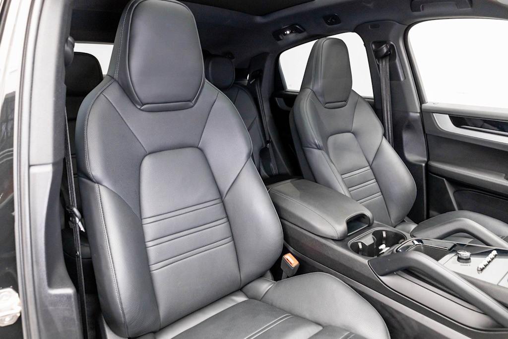 Thumbnail: 2024 Porsche Cayenne - 65