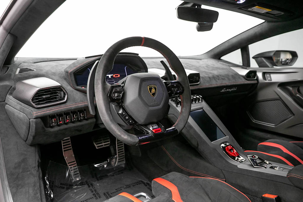 Thumbnail: 2022 Lamborghini Huracan - 2