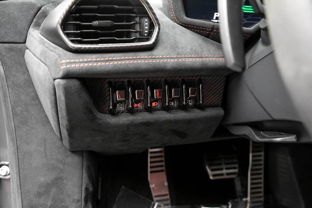 Thumbnail: 2022 Lamborghini Huracan - 26