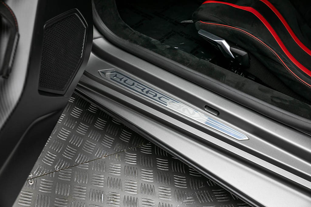 Thumbnail: 2022 Lamborghini Huracan - 35