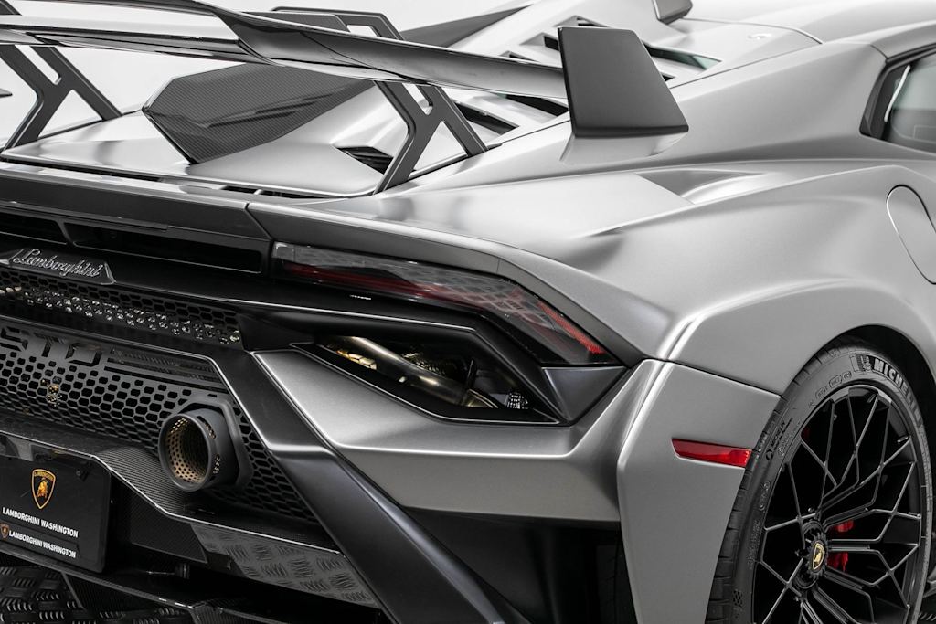 Thumbnail: 2022 Lamborghini Huracan - 39