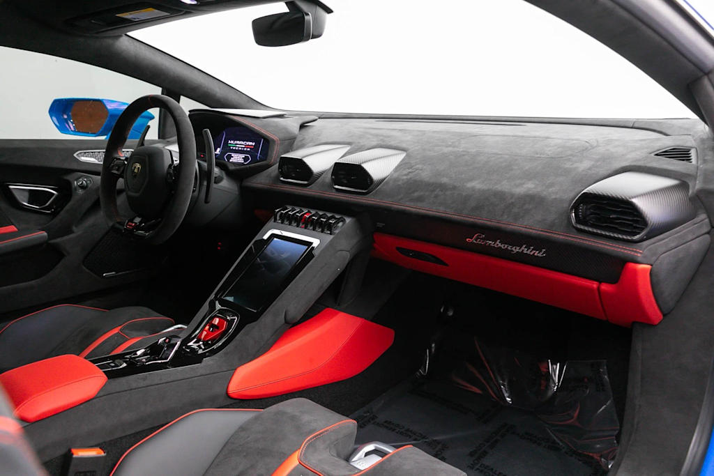 Thumbnail: 2023 Lamborghini Huracan - 13