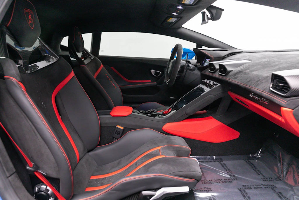 Thumbnail: 2023 Lamborghini Huracan - 12
