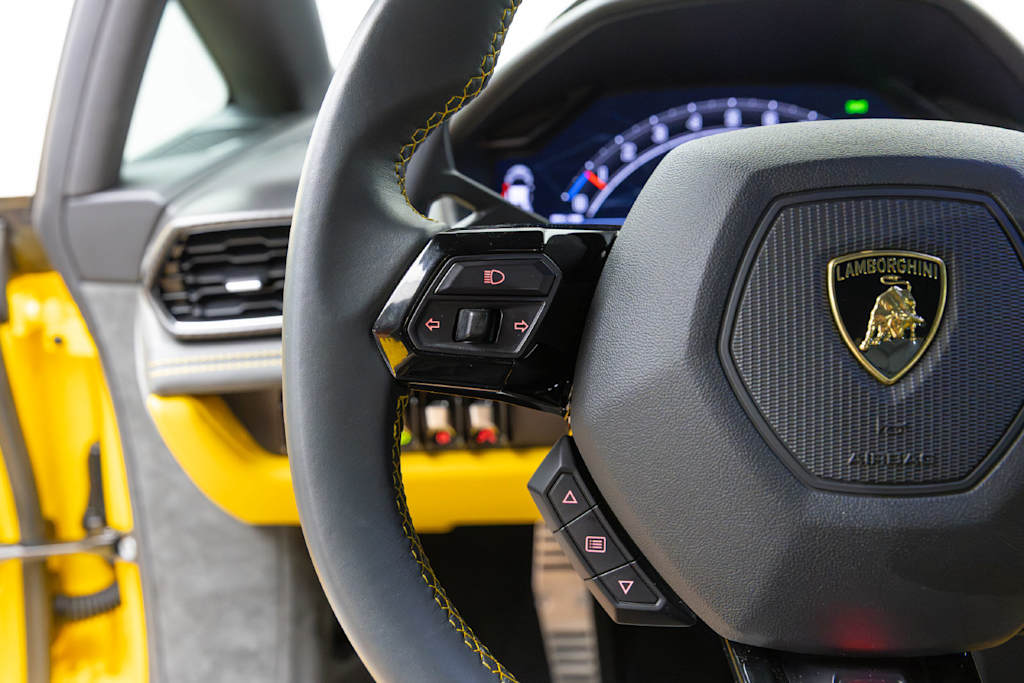 Thumbnail: 2023 Lamborghini Huracan - 26