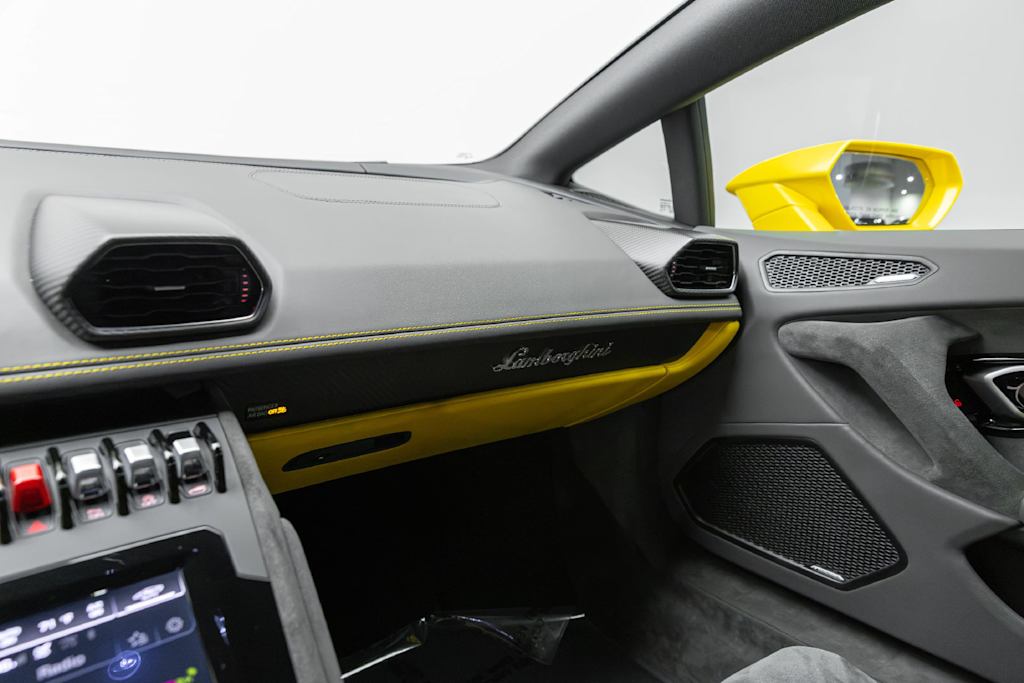 Thumbnail: 2023 Lamborghini Huracan - 31